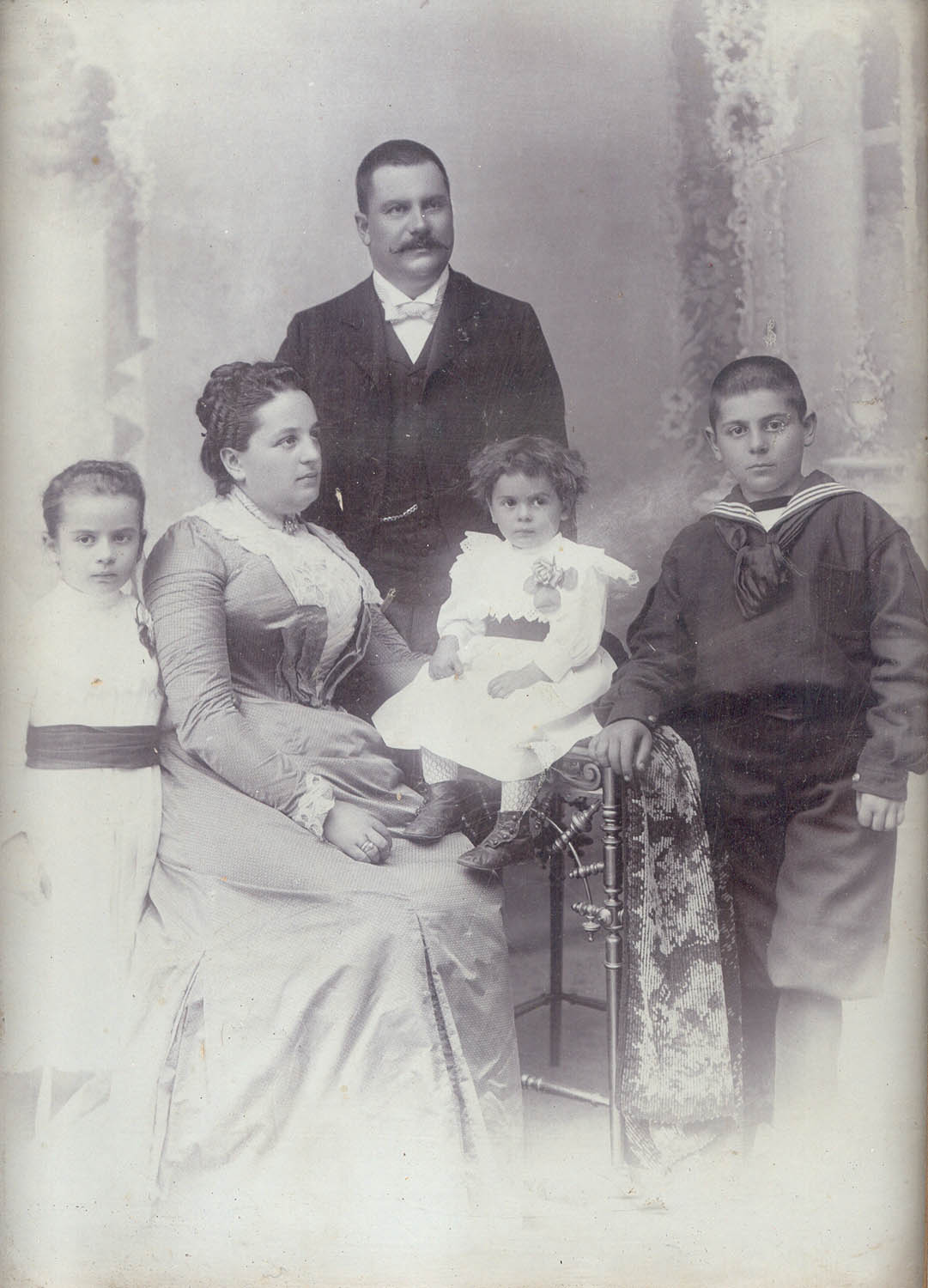 Михајло Косовљанин са супругом Калиопом и децом